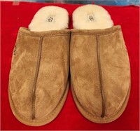 11 - PAIR OF UGG SLIPPERS SIZE SMALL