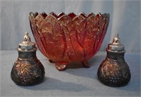 IMPERIAL CARNIVAL GLASS BOWL / SHAKERS