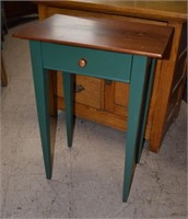 NEAT SMALL SIDE TABLE