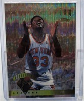 1995 Topps Patrick Ewing Basketball Card