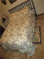 bed w/mattress & boxspring & bedding