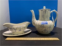 Porcelain tea pot & gravy boat