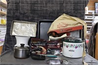 Crockpot & other kitchen supplies