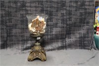 Pedestal vase with seashells