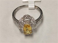 18K Gold Lady's Diamond and Yellow Sapphire Ring