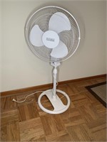 Home Essential Floor Oscillating Fan w/ Remote