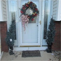Outdoor Lighted Trees - Lighted Wreath