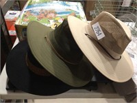 (3) hats