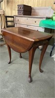 Queen Anne Style Drop-leaf Table