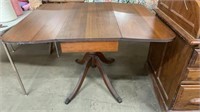 Duncan Phyfe Drop Leaf Table