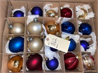 LARGE LOT OF CHRISTMAS ORNAMENTS WITH BOX