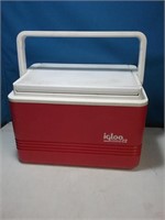 Igloo Legend 12 red and white cooler