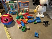 Sesame St. House- Snoopy & More Toys