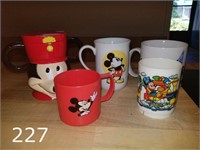 Disney cups & mugs