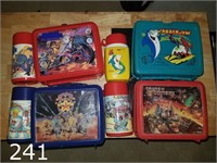 Vintage lunchboxes w. Thermos Jabberjaw+