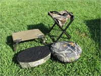 2 Camping Stools, 2 Cushions