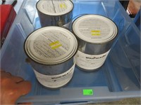 3 cans of wood sealer & plastic tote