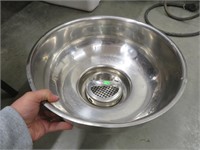 Stainless steel strainer, 16" dia
