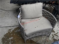UPHOLSTERED PATIO CHAIR W/ COVER