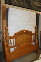 OAK QUEEN SIZE BED WITH MATTRESS (CLEAN)