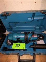 MAKITA CORDED ANGLE GRINDER W/ CASE