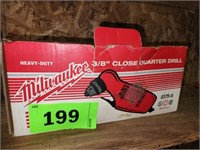 MILWAUKEE 3/8" CLOSE QUARTER DRILL