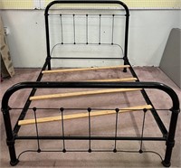 Vintage Full Size Metal Bed