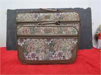 Verdi suitcase.