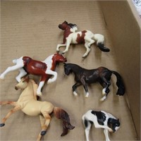 (5)Miniature Breyer horses lot.