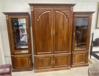 Entertainment Center w/(2) Side Display Cabinets