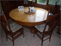 5' Round Table W/ 4 Chairs