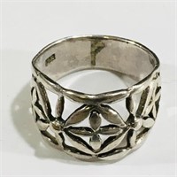 Vintage Sterling Silver Ring (Size 7)