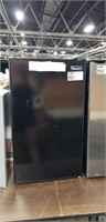 USED MAGIC CHEF BLACK DORM SIZE COUNTER TOP