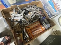 BOX OF WRENCHES AND PULLERS