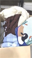 Blankets & crocheted Pillows