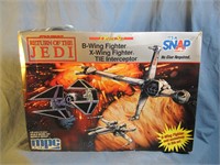 1992 Ertl Star Wars B-WIng Fighter Model Kit