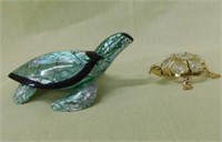 Lot of small turtle figurines: one is goldtone