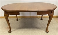 DESIRABLE SOLID MAPLE DINING TABLE W CRANK