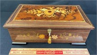 ORNATE INLAID MUSICAL LIFT TOP JEWELRY CHEST