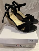 New- Isaac mizrahi Wedge sandal