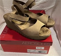 Gently Used Aerosoles Sandals
