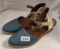New Baretraps Sandals