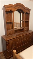 Dresser w/mirror