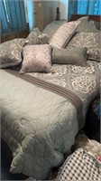 Queen bedding /comforters, lots of pillows and bed