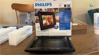 Philips 8” Digital photo frame.  New