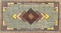 GREAT ANTIQUE HAND HOOKED GEOMETRIC ACCENT RUG