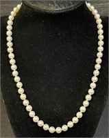 BEAUTIFUL PEARL NECKLACE W 10K WHITE GOLD CLASP