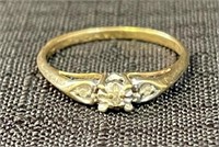 LOVELY 10K GOLD AND DIAMOND RING - TWO TONE