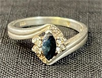 LOVELY STERLING SILVER RING W NICELY SET STONES