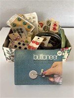 Vintage Buttons & Buttoneer